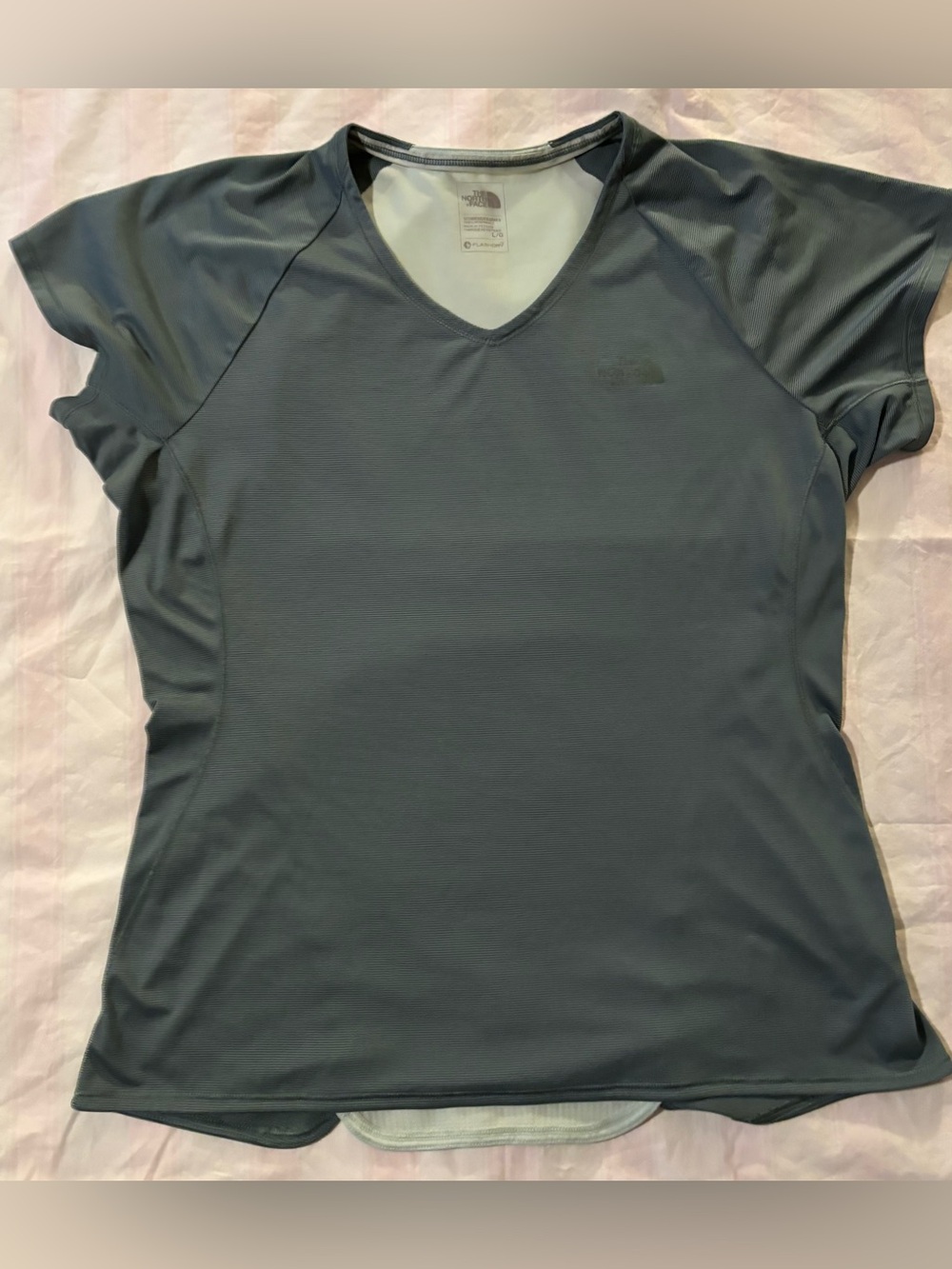 The North Face Women's V-Neck Athletic SS Performance Shirt in Grey Size L GYC